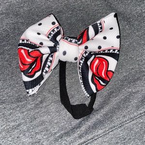 Rockstar bow on Black elastic